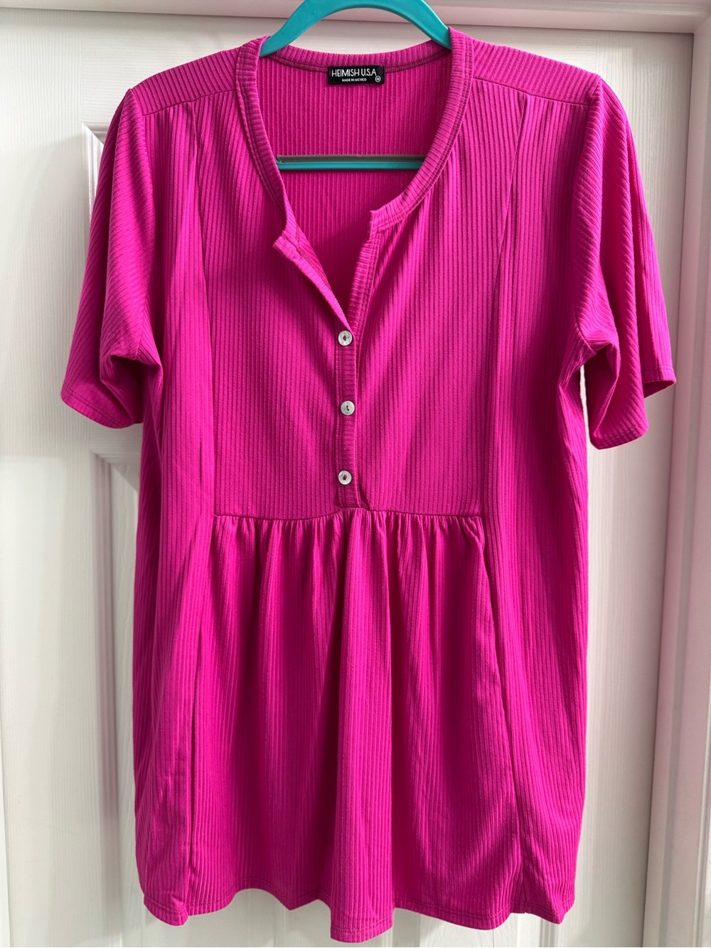 Hemish Ribbed Top with buttons size 1x NWOT!